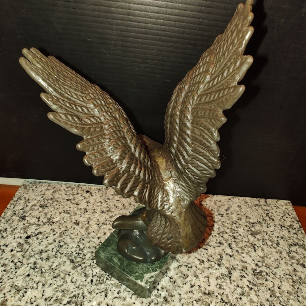 Source Unknown Bronze-Toned Eagle Sculpture - Picture 4 of 12